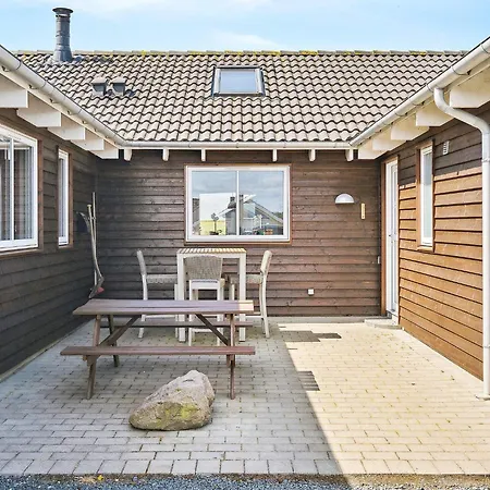 18 Person In Vakantiehuis Bogense